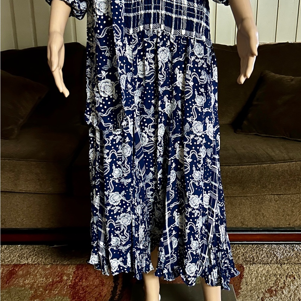 Diane Freis ~ Large ~ Vintage ~ Blue/White • Floral W/ Ruffles & Tie Boho Dress - Picture 8 of 16